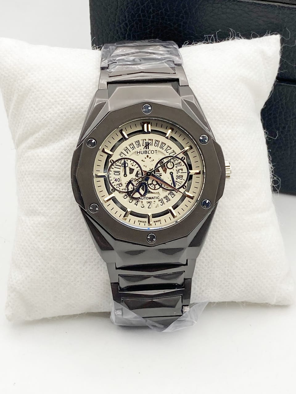 Hublot Diamond Cut Watch For Men