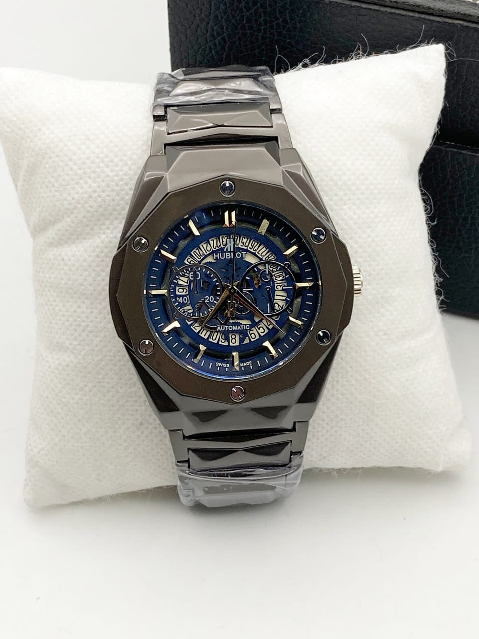 Hublot Diamond Cut Watch For Men