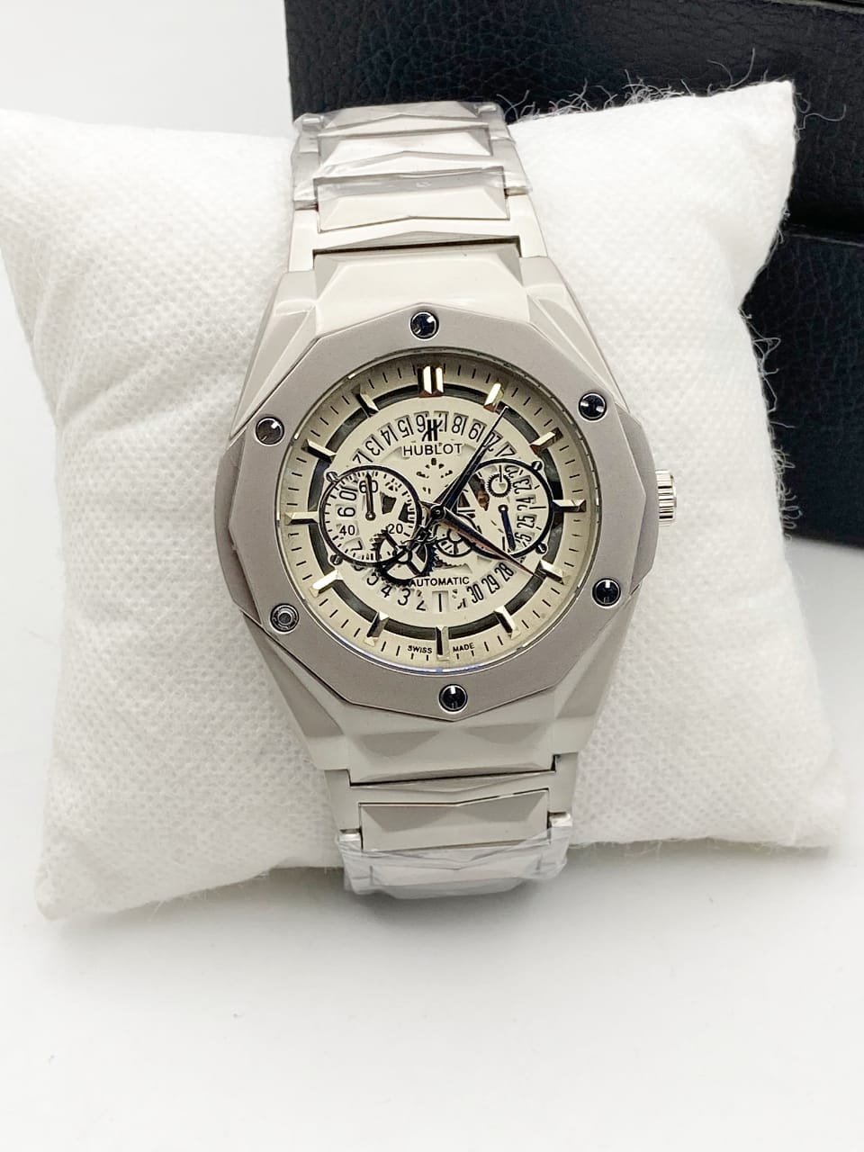 Hublot Diamond Cut Watch For Men